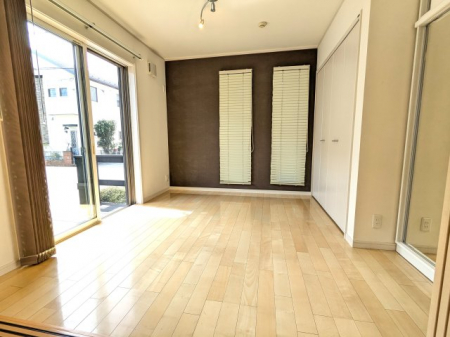 ���̑����ρ@���r���O�ׂ̗̗m��