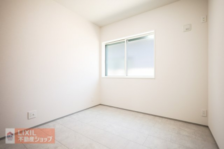 �Q���@�y�Q���^���n�����ʐ^�z1�K�̗m���ł��B�N���[�[�b�g�����Ă��܂��̂ŁA�w�K���A�x�b�h��ݒu����ƁA�q�������Ƃ��Ă͂��傤�Ǘǂ��T�C�Y���Ǝv���܂��B