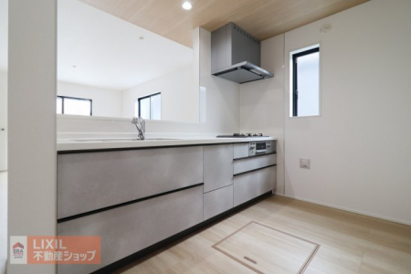 �L�b�`���@�y�L�b�`���z�Ζʎ��L�b�`���J�E���^�[�ł��q�l�̗l�q�����Ȃ��痿�����o���܂��B�X���C�h���[�ő傫�Ȓ����������N���N���[��