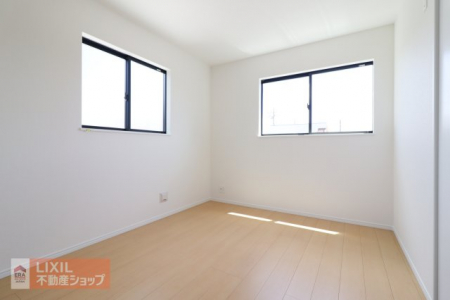 �Q���@�y�Q���z2�K6.5���̐Q���B2�ʍ̌��Ŗ��邢�������ƂȂ��Ă���A�_�u���x�b�h���u����̂ł��v�w�̐Q���Ƀs�b�^���ł��B
